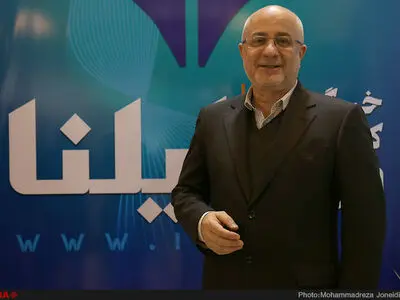 برای خروج آثار مجوزهای لازم را دریافت می‌کنیم