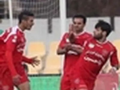 پیروزی پرسپولیس بر رزکان کرج / بازگشت عباس‌زاده با ۲ گل