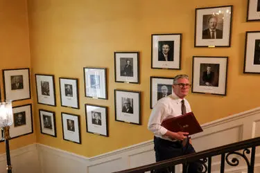 استارمر در منطقه خطر؛ آینده نامعلوم نخست وزیر انگلیس