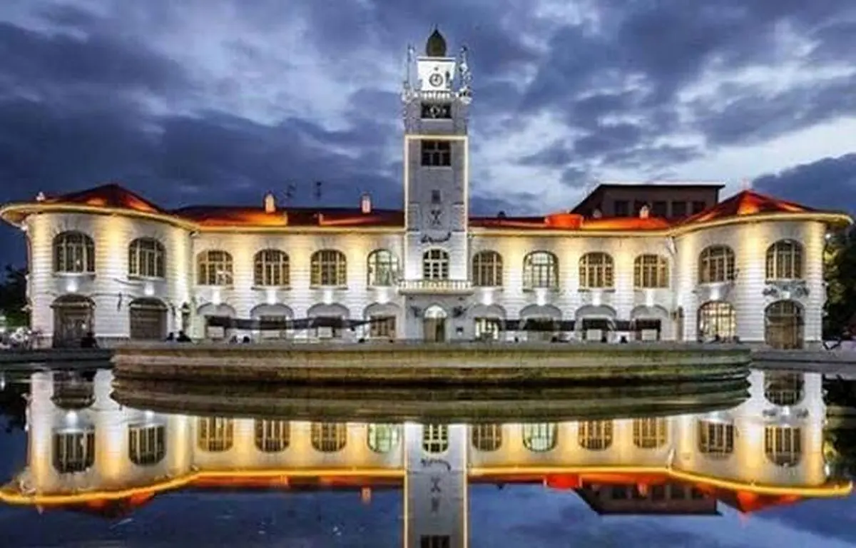 یک گام تا پایان مرمت بنای تاریخی شهرداری رشت؛ پیشرفت ۹۶ درصدی پروژه