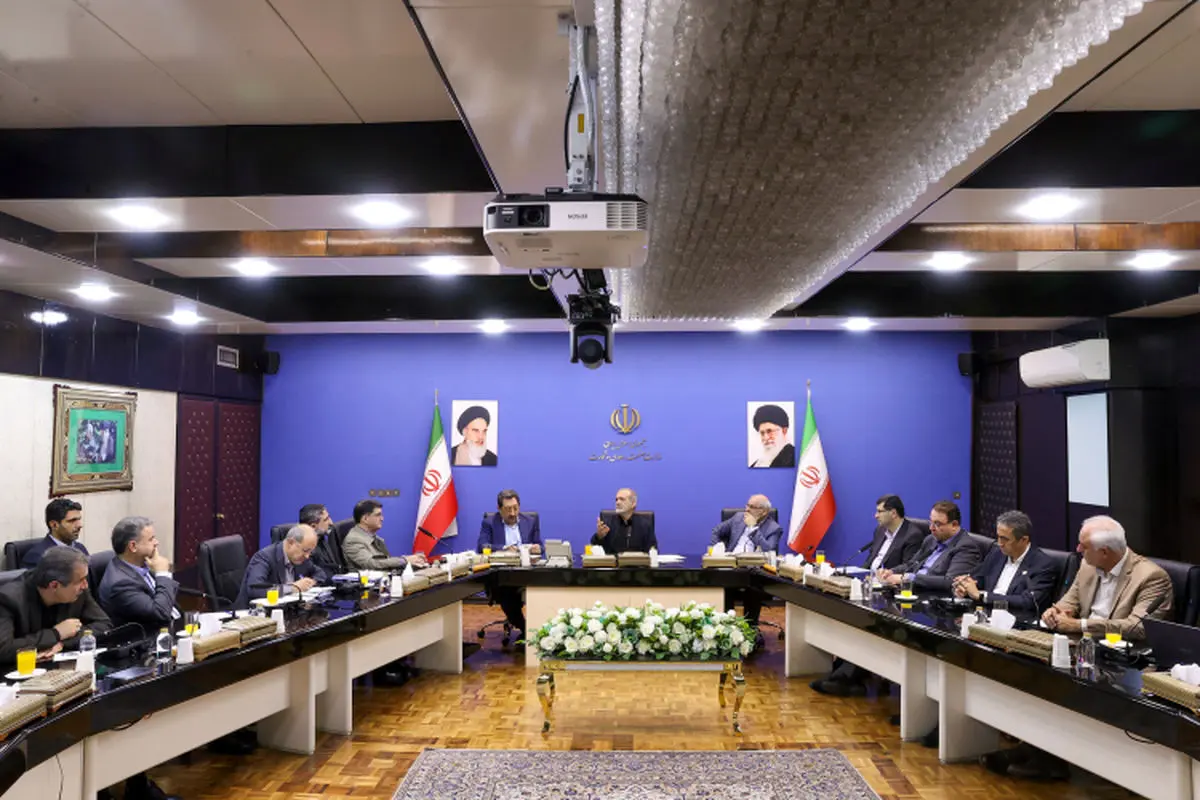 اگر مسئولی اشتباهی داشت، باید کمک کنیم آن را رفع کند، نه اینکه برای او پروندهسازی کنیم