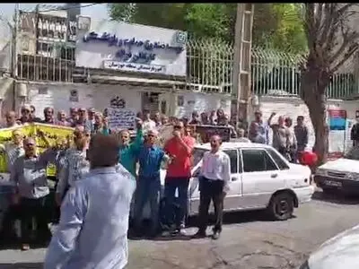تجمع مجدد بازنشستگان فولاد در گرمای شدید اهواز