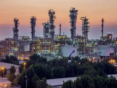 ساخت برج‌ها و مخازن میدان نفتی آزادگان جنوبی / صرفه‌جویی 6 میلیون یورویی برای کشور