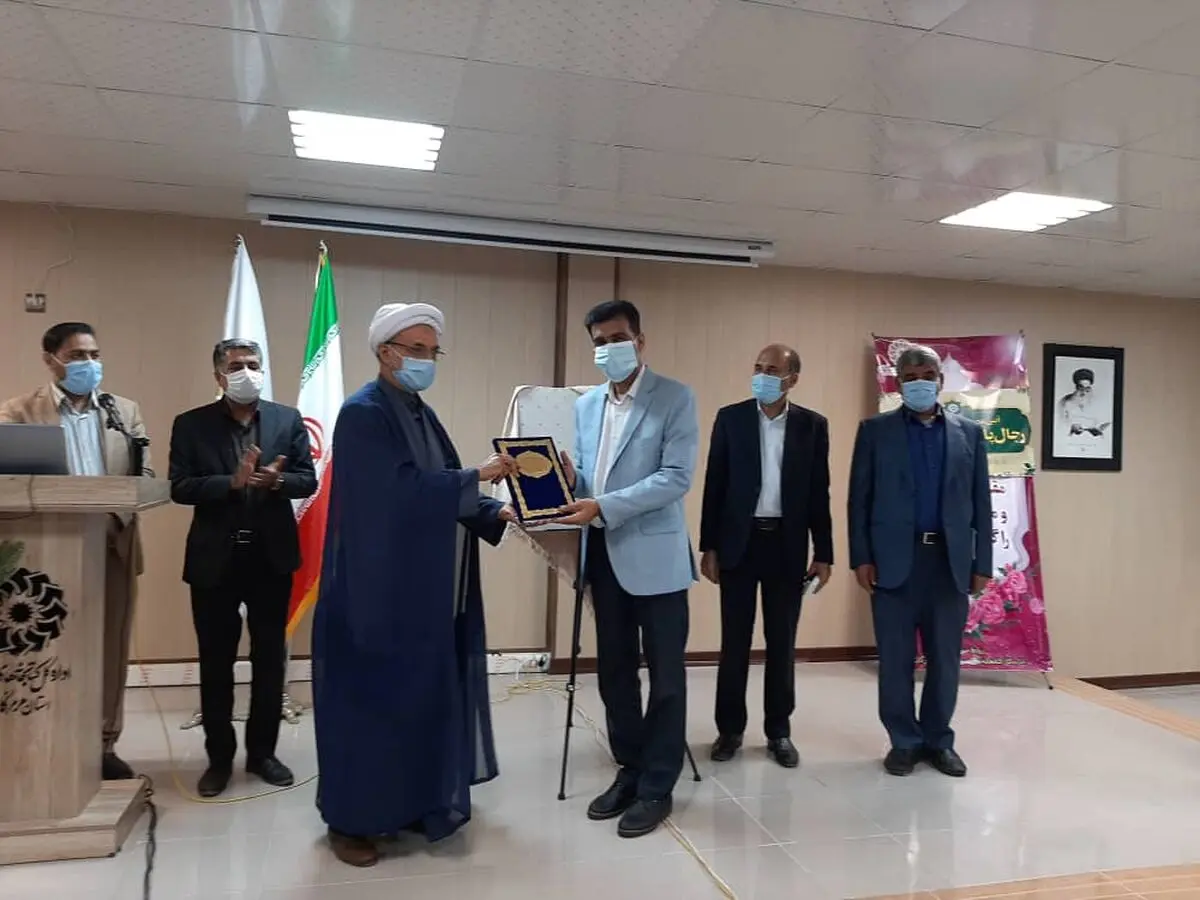 آیین رونمایی از کتاب «رجال پارلمانی هرمزگان» برگزار شد