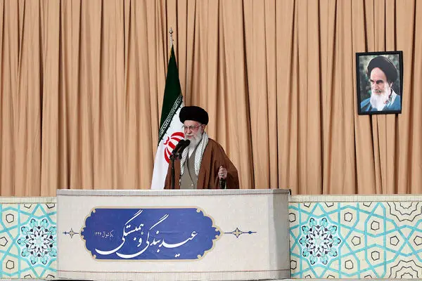 اقامه نماز عید سعید فطر به امامت مقام معظم رهبری