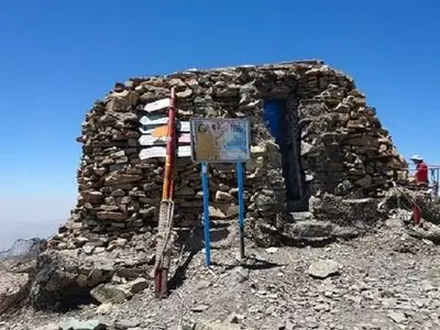 جان‌پناه «کارگر» روی قله توچال مرمت شد