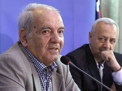 پدرم از شیفتگان دکتر مصدق بود/ما نسل آرزوهای بلند و دیوارهای کوتاه بودیم