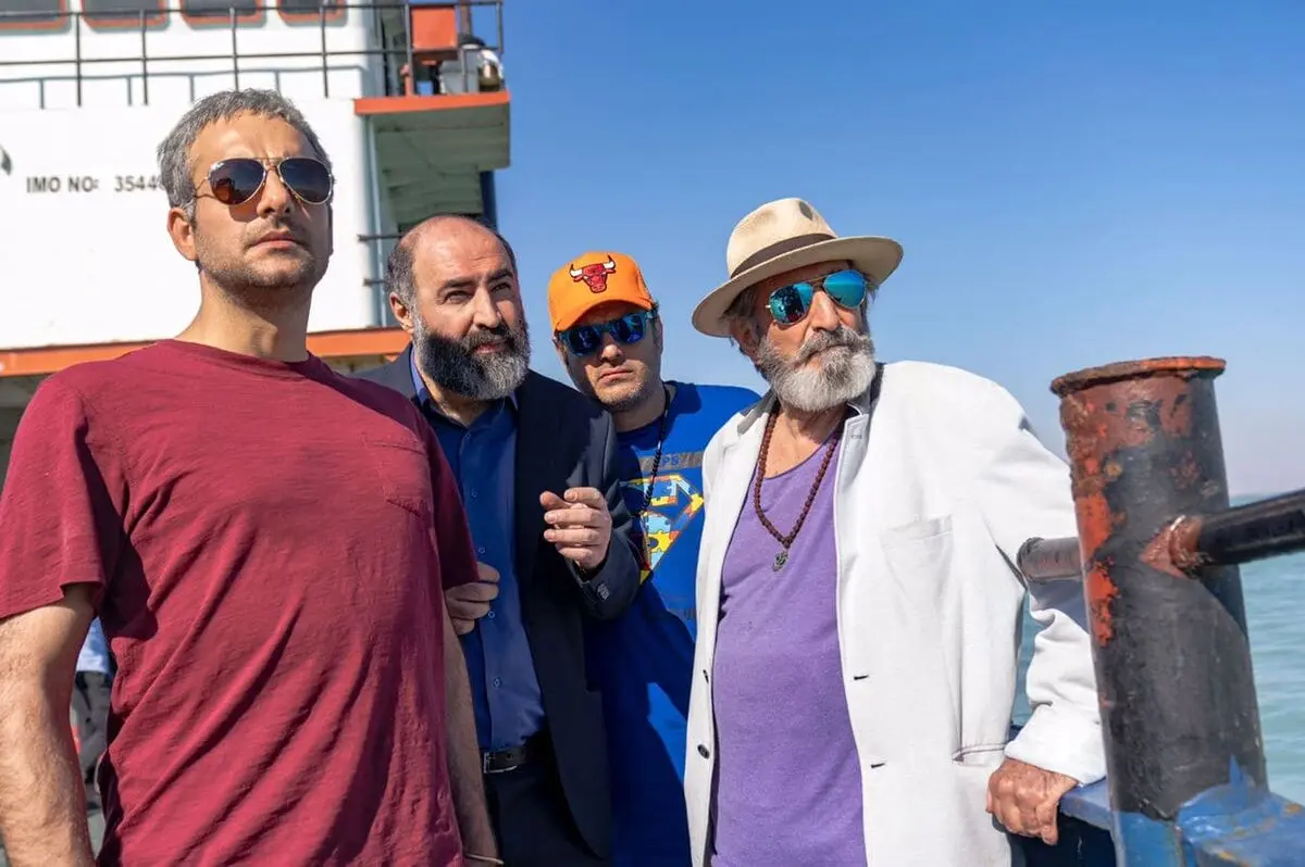 «خوب، بد، جلف: رادیو اکتیو» جمعه‌ها پخش می‌شود