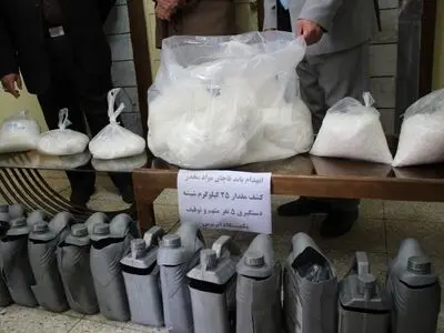 باند تولید موادمخدر صنعتی در شهرستان آشتیان منهدم شد