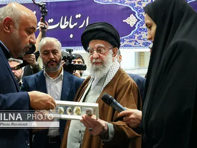 قائد الثورة الإسلامیة: السبیل الوحید للنهوض بالبلاد هو استخدام قدرات القطاع الخاص