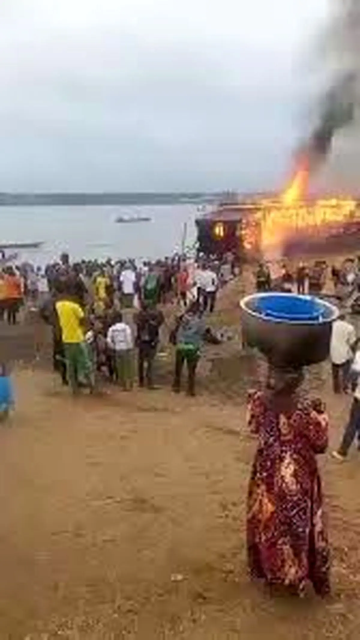 آتش زدن کشتی نوح در غنا + فیلم