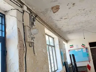 اعتراض اهالی زرشوران تکاب به عدم بهره‌برداری از مدرسه جدید/ ایمنی مدرسه قدیمی نگران کننده است