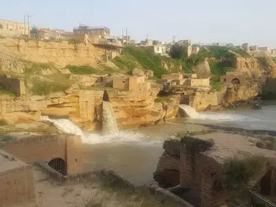 رسوبِ نمک بلای جان میراث جهانی سازه‌های آبی شوشتر شد