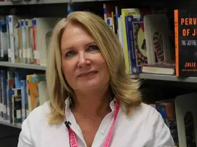 جولی براون؛ خبرنگاری که پرده از پرونده جنجالی جفری اپستین برداشت