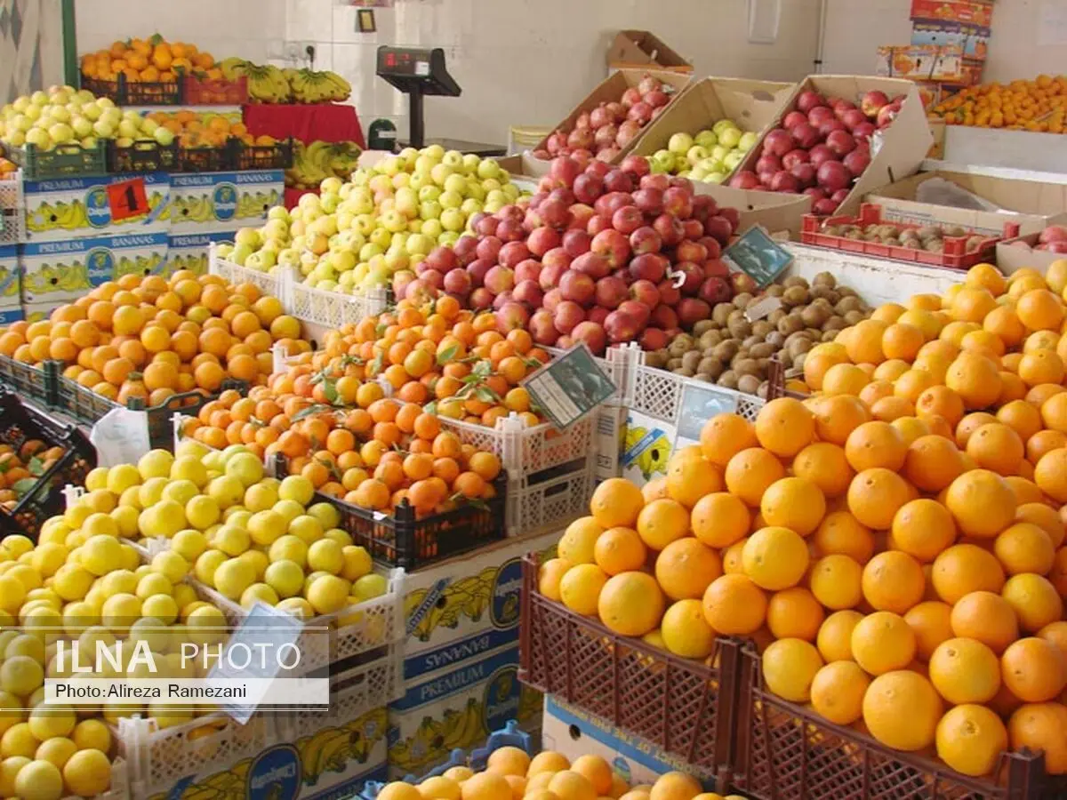 موز  3100 تومان/انار 4500 تومان