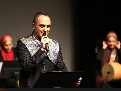 احسان کرمی با همراهی "نوشه" کنسرت می‌دهد