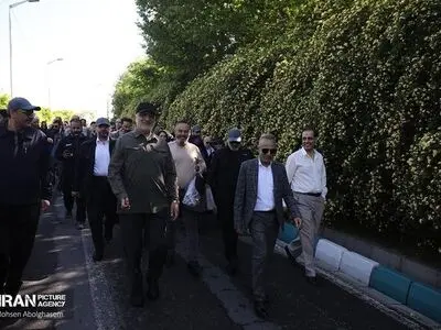 حضور شهردار در همایش پیاده‌روی و جشنواره ورزشی «بهشت ۲» ویژه کارکنان شهرداری تهران

