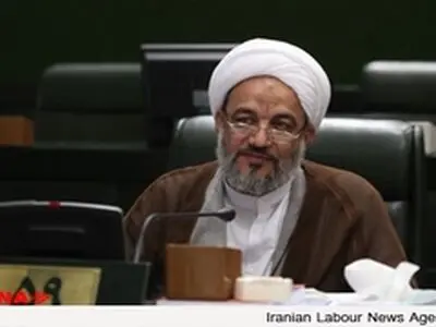 خطر فرهنگی در همه نهادهای رسمی و غیر رسمی کشور وجود دارد