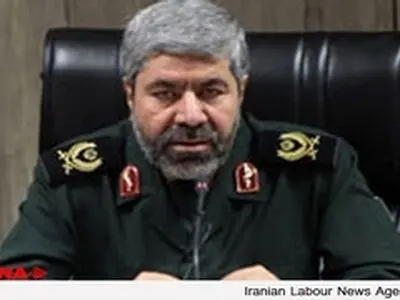 نگاه سپاه به دولتها سیاسی نیست / حفاظت سپاه، منافاتی با وظایف وزارت اطلاعات ندارد