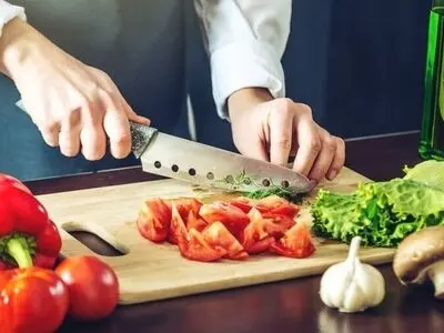 میوه‌ها و سبزیجات را به این روش خرد کنید تا ارزش غذایی‌شان از بین نرود