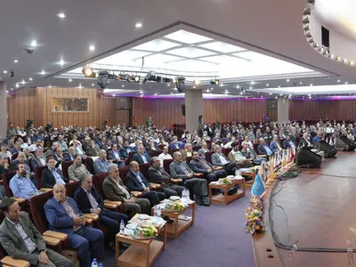 تجلیل از پیشکسوتان ذوب آهن اصفهان در همایش روز ملی صنعت ومعدن