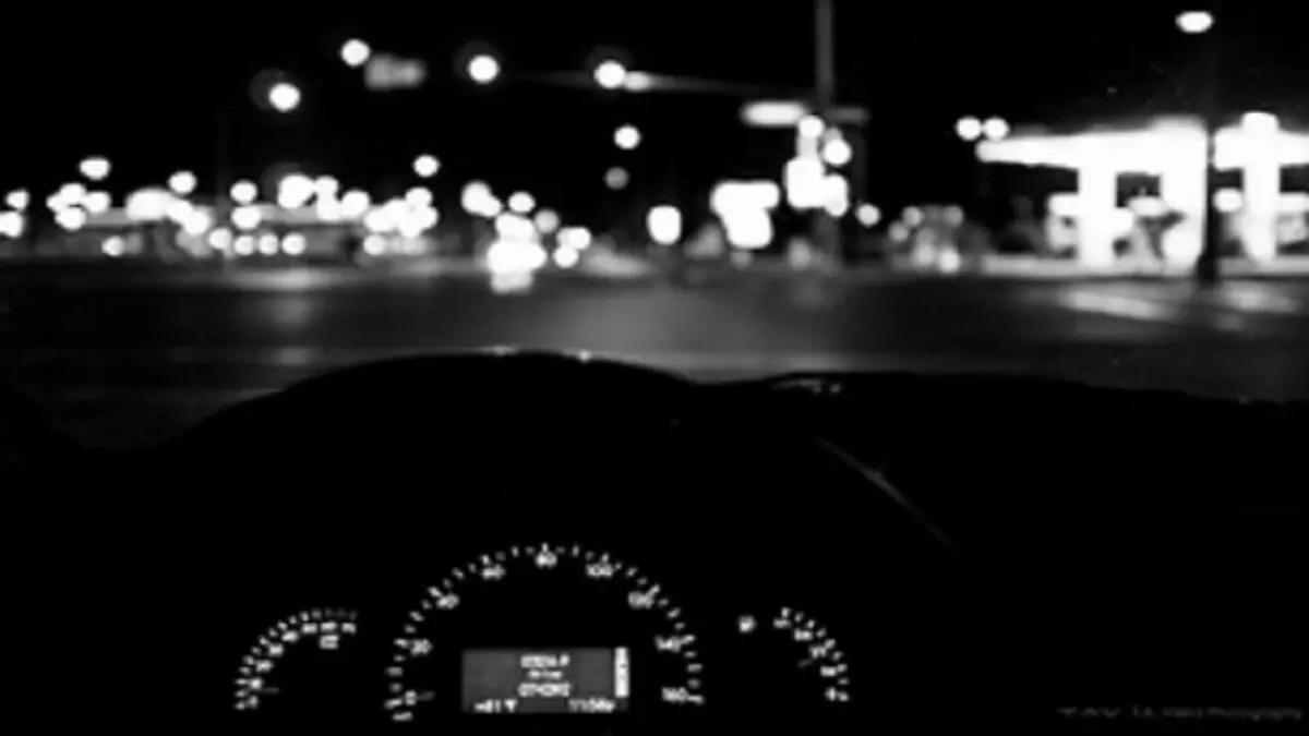 نکاتی که باید برای رانندگی در شب رعایت کنیم 