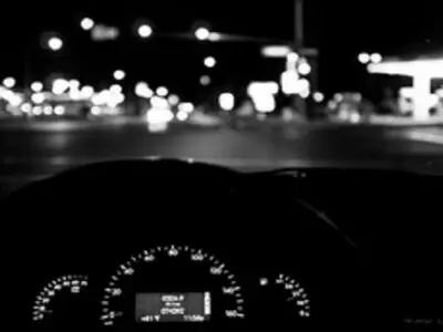 نکاتی که باید برای رانندگی در شب رعایت کنیم 