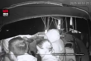 نیروهای اشغالگر اسرائیل کشتی یونانی «اوکسیگونو» از کاروان دریایی صمود جهانی را با تانک‌های آب مورد وحشت و حمله قرار می دهند + فیلم