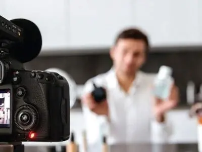 آیا اینفلوئنسرها باید مالیات پرداخت کنند؟