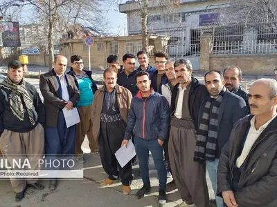 اعتراض کارگران پروژه آبرسانی سد گاران مقابل فرمانداری مریوان