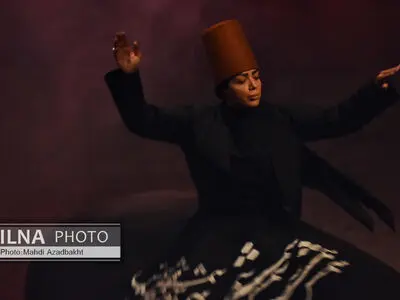 نمایش «ملک عشاق»
