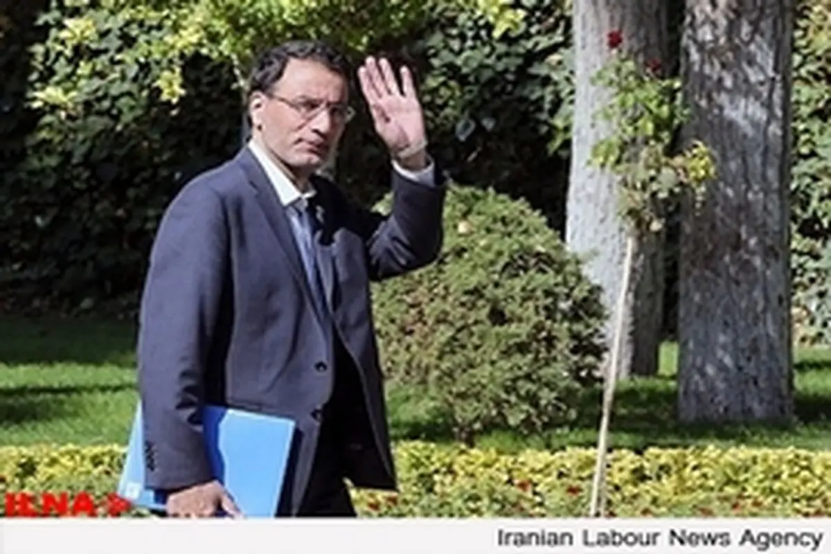 فرجی دانا از همراهی با دولت یازدهم بازماند