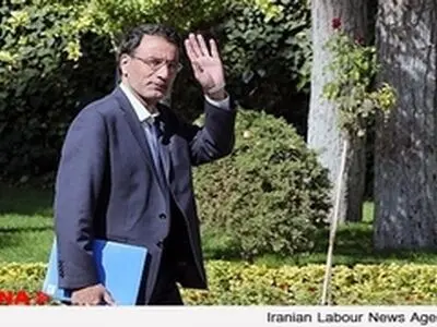 فرجی دانا از همراهی با دولت یازدهم بازماند
