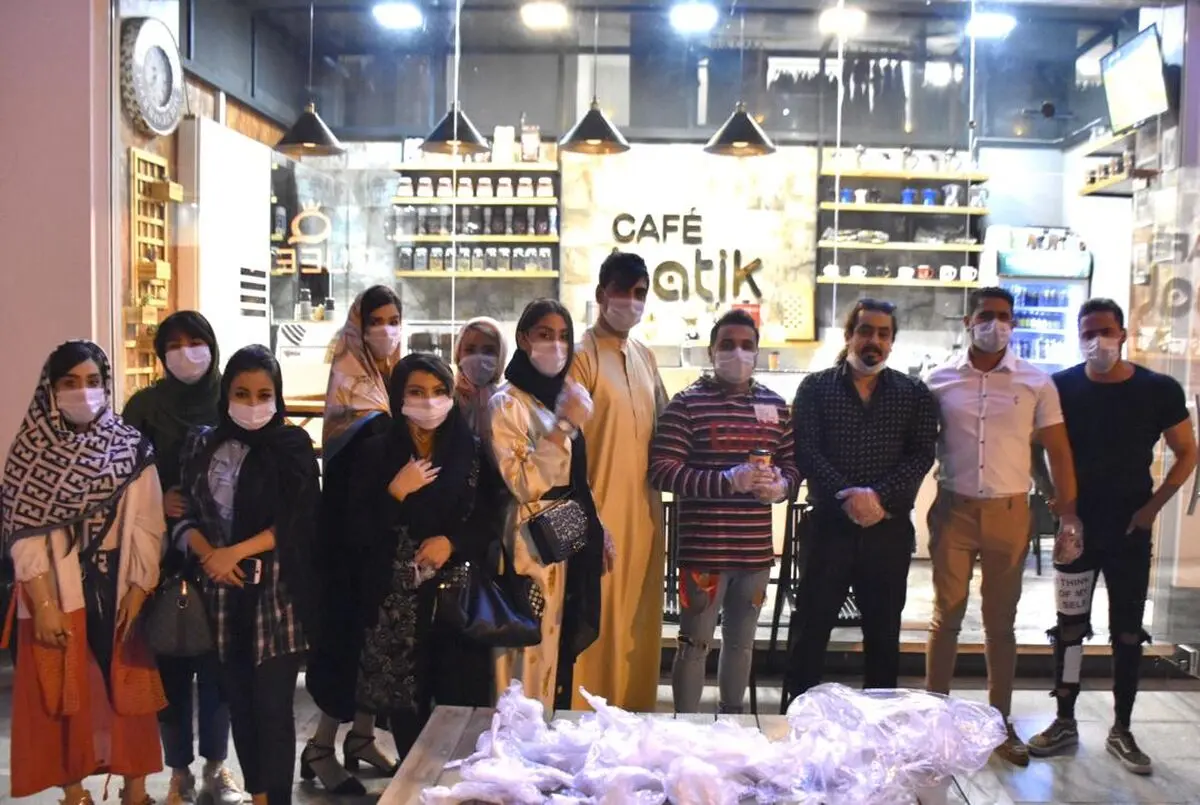 توزیع رایگان اقلام بهداشتی در بین شهروندان بندرعباس/توجه به نقش مهم پمپ بنزین ها در انتشار ویروس کرونا