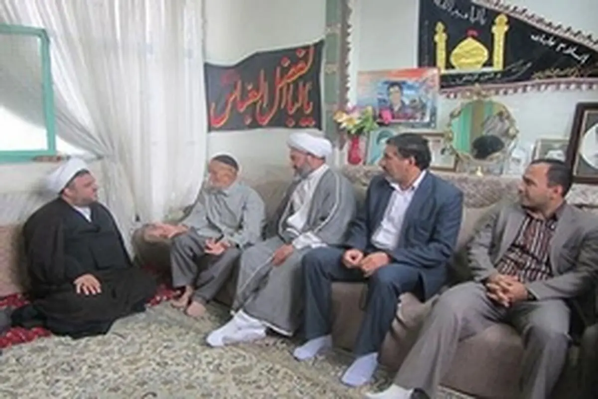 مدیر کل بهزیستی استان سمنان با خانواده شهدا دیدار کرد