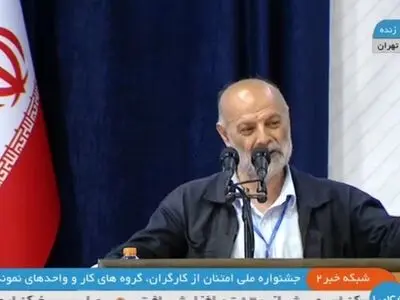 حل مشکل بیمه کارگران ساختمانی به بن بست رسیده است/ آزردگی وزیر کار نباید موجب پشت کردن به سه جانبه گرایی شود