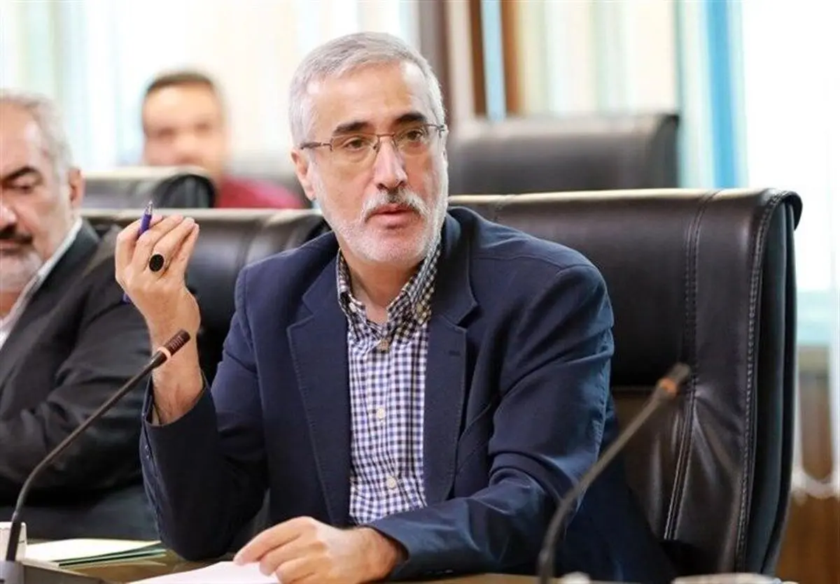 تأکید رئیس سازمان غذا و دارو بر لزوم حمایت از صنعت داروسازی داخلی