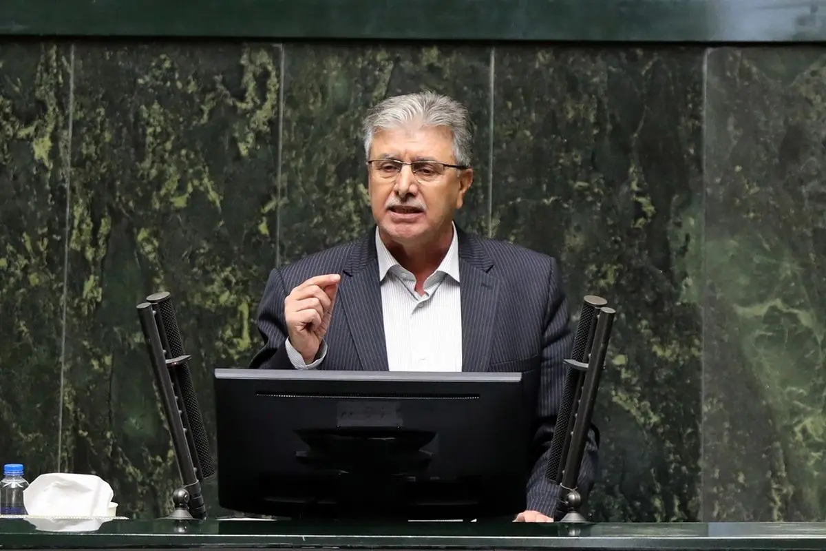 وزیر ورزش به اتفاقات مسابقه استقلال و پادیاب خلخال ورود کند