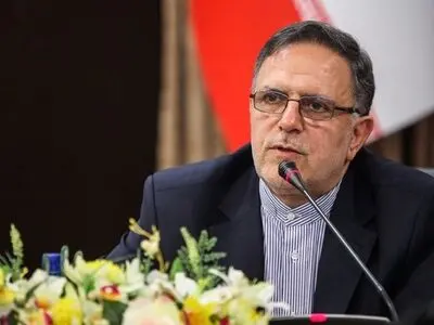 محدودیتی برای اعطای تسهیلات به واحدهای صنعتی وجود ندارد/ هزینه مبادلات بانکی با سایر کشورهای دنیا پایین آمده است