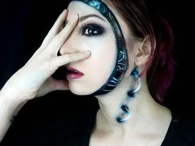 دختری که شبیه هیولا آرایش می کند+تصاویر