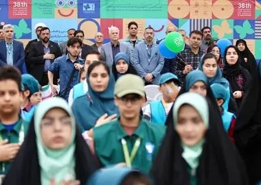 افتتاح جشنواره فیلم کودک با ادای احترام به شهدا