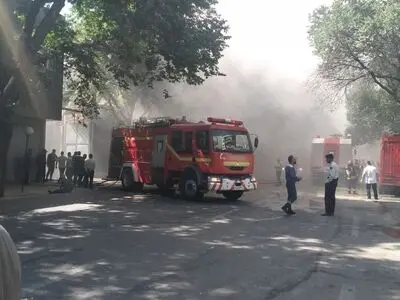 مصدومیت دو آتش‌نشان در عملیات اطفای حریق یک کارگاه کفاشی در تبریز 
