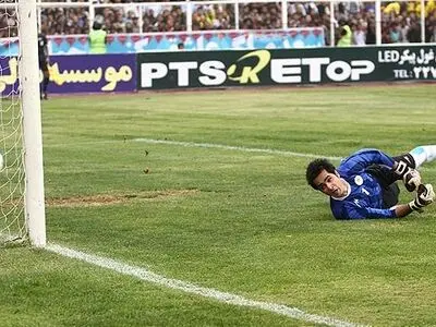 واکنش دروازه‌بان سیاه جامگان به اتهام تبانی پرسپولیسی‌ها