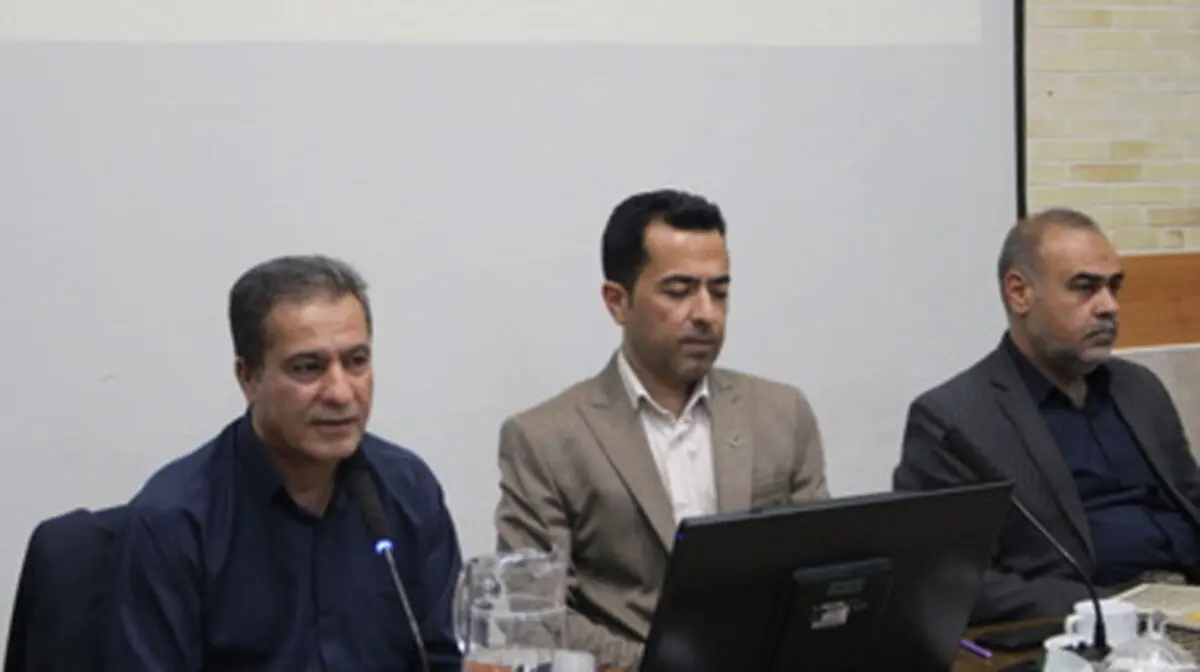 تجاری‌سازی فناوری، مسیر تحول کشاورزی فارس است/ تجلیل از استاد ممتاز مرکز تحقیقات کشاورزی فارس