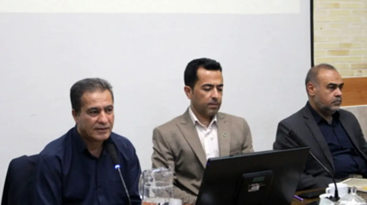 تجاری‌سازی فناوری، مسیر تحول کشاورزی فارس است/ تجلیل از استاد ممتاز مرکز تحقیقات کشاورزی فارس