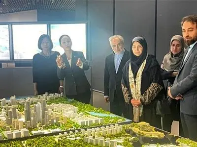 بازدید معاون رییس جمهور از نمایشگاه موزه توسعه پایدار شهری شانگهای