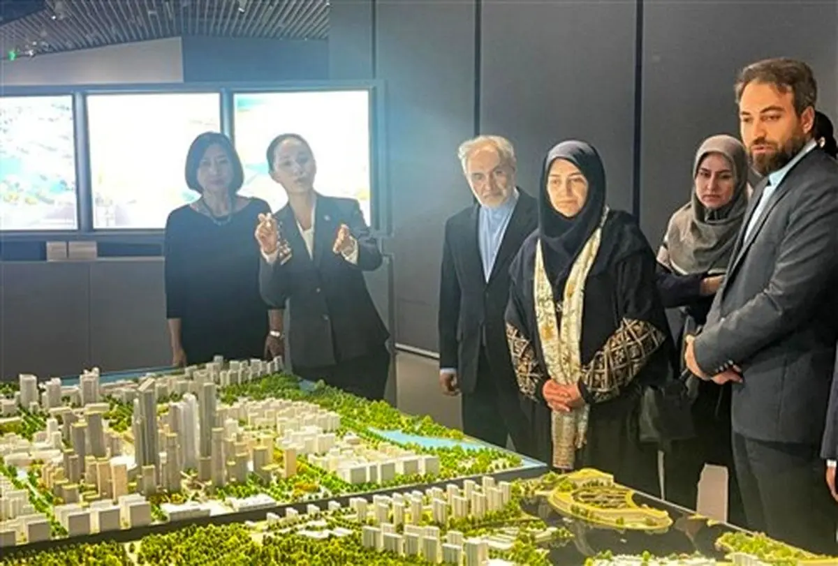 بازدید معاون رییس جمهور از نمایشگاه موزه توسعه پایدار شهری شانگهای