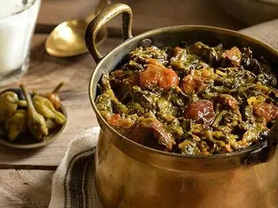 طرز تهیه خورش آلو اسفناج مجلسی 