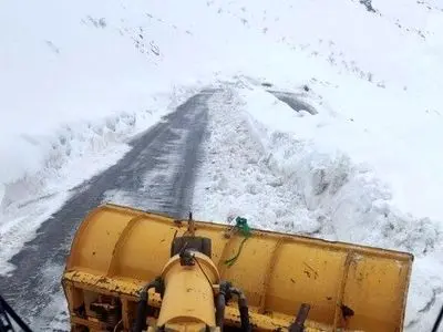 بارش ۵۰سانتی متری برف در گردنه ژالانه کردستان/اختلال تردد در محور سروآباد-هورامان-پاوه