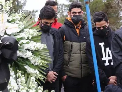 گزارش تصویری از حضور پرسپولیسی‌ها بر سر مزار مهرداد میناوند و علی انصاریان